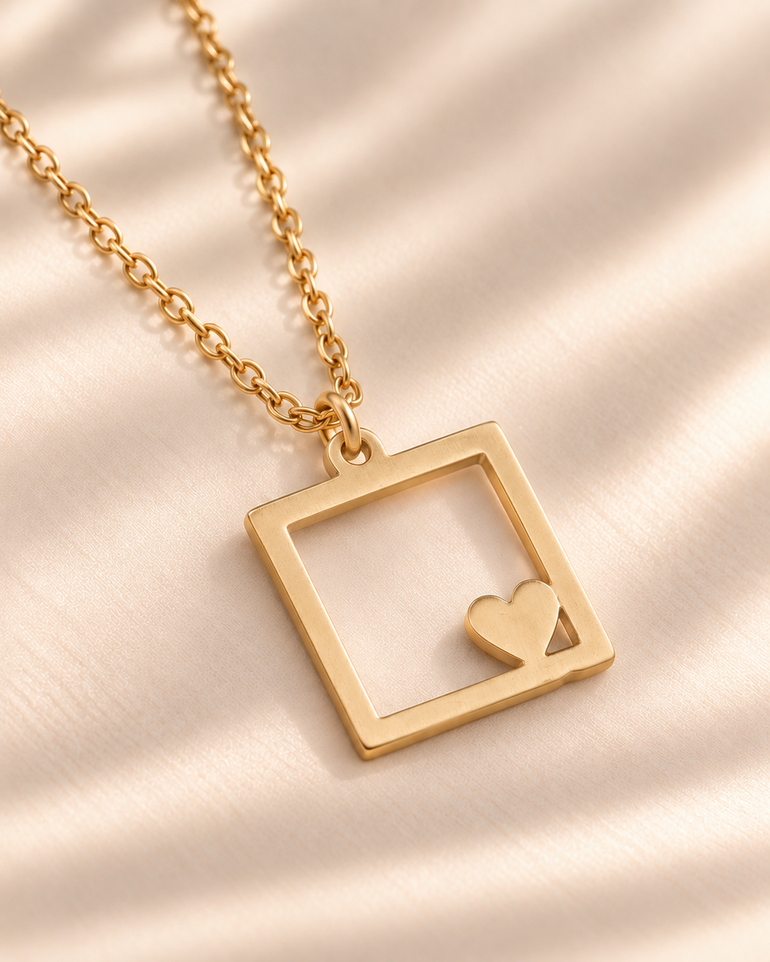 Gold Plated - Detail
