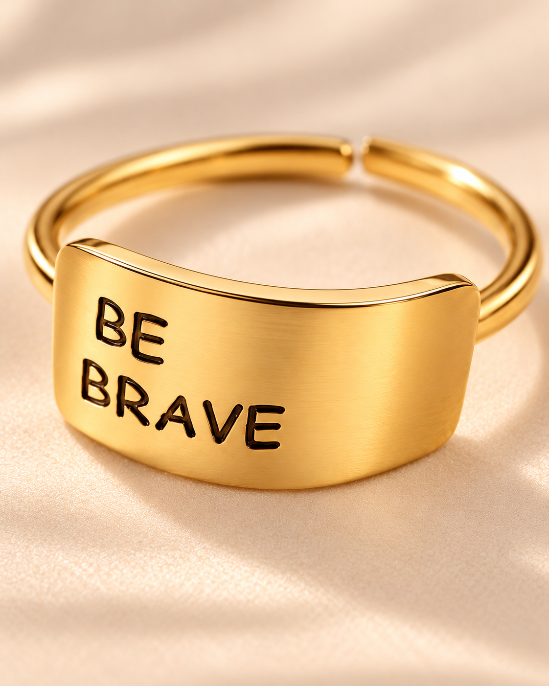 Gold Plated - Detail

