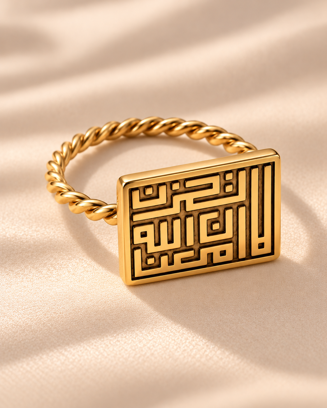 Gold Plated - Detail
